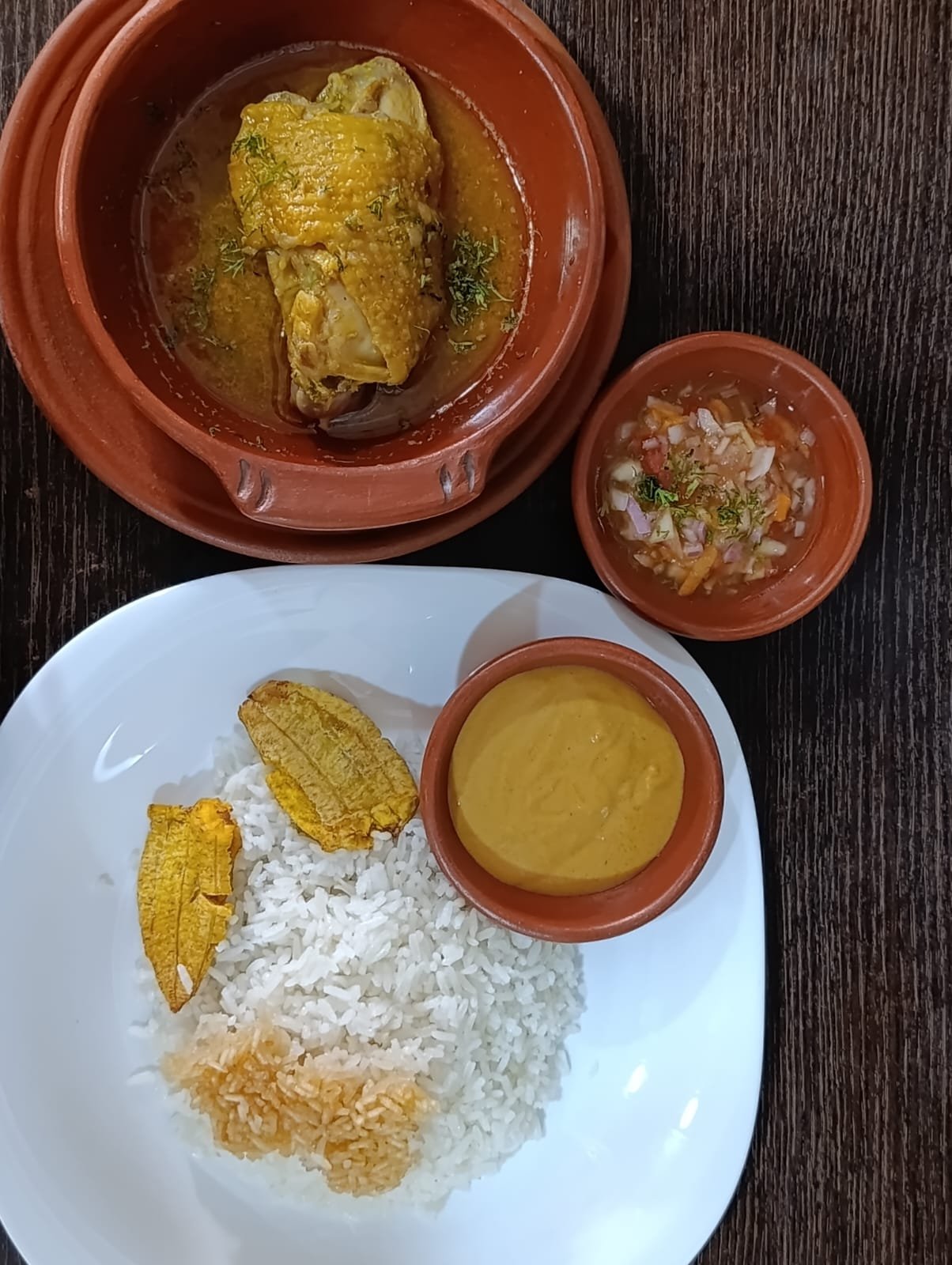 Seco de pollo criollo